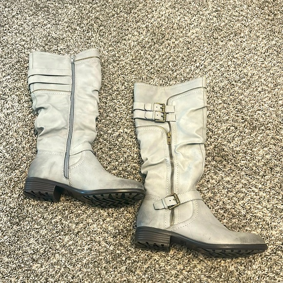 Women’s gray boots - Picture 1 of 1